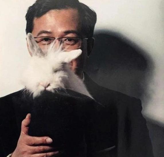 娱乐圈爆料人卓伟,娱乐圈爆料达人卓伟最新爆料揭秘！